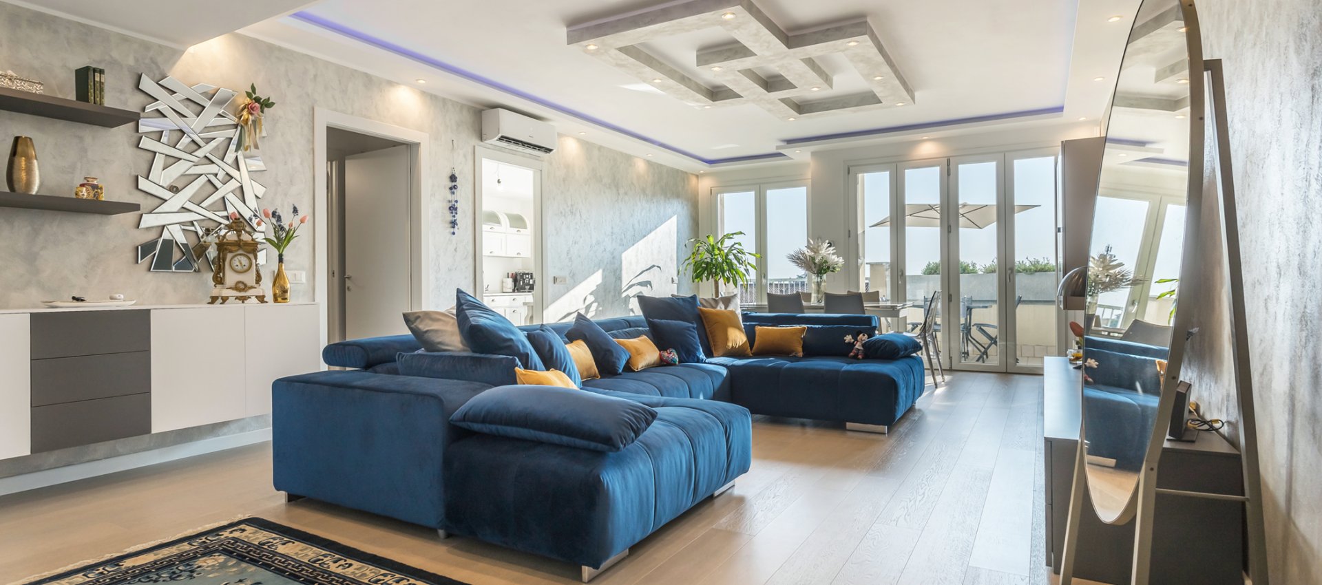 Un Attico Esclusivo: La Tua Oasi di Lusso e Comfort