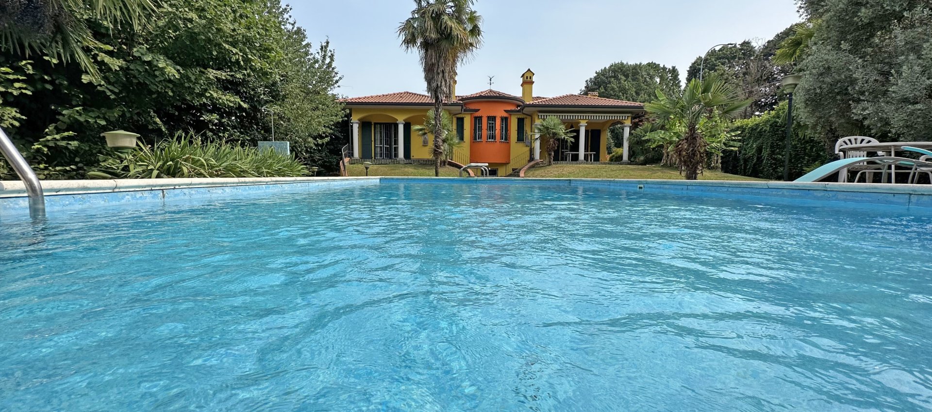 VILLA INDIPENDENTE con piscina
