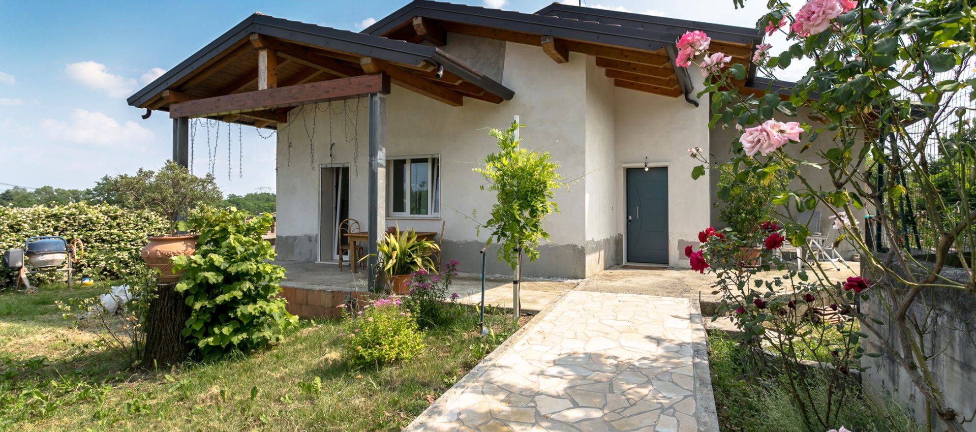 Villa indipendente immersa nel verde