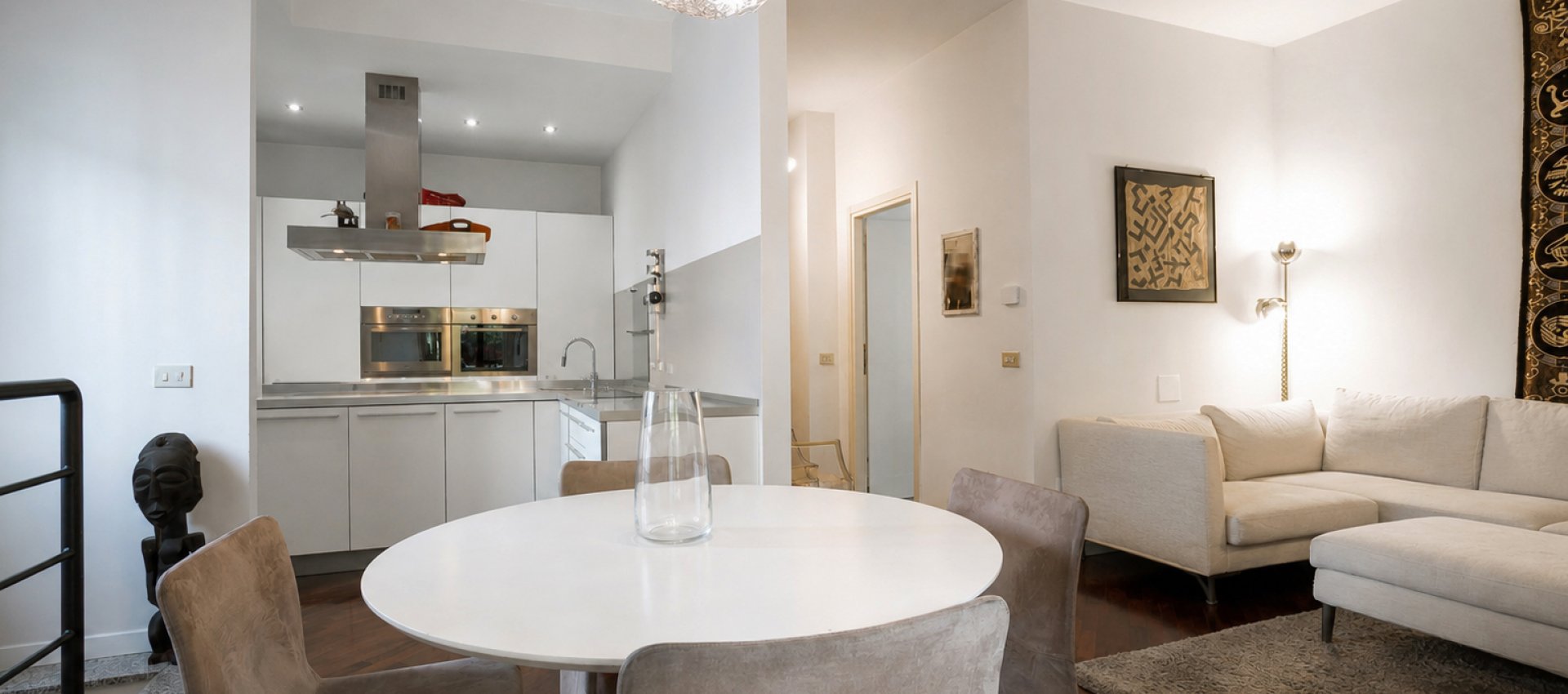 Elegante appartamento con giardino privato e taverna