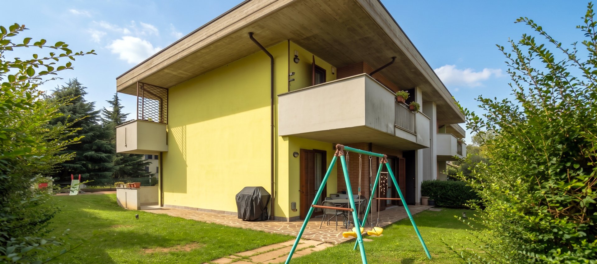 Con giardino di oltre 250 mq, taverna e box